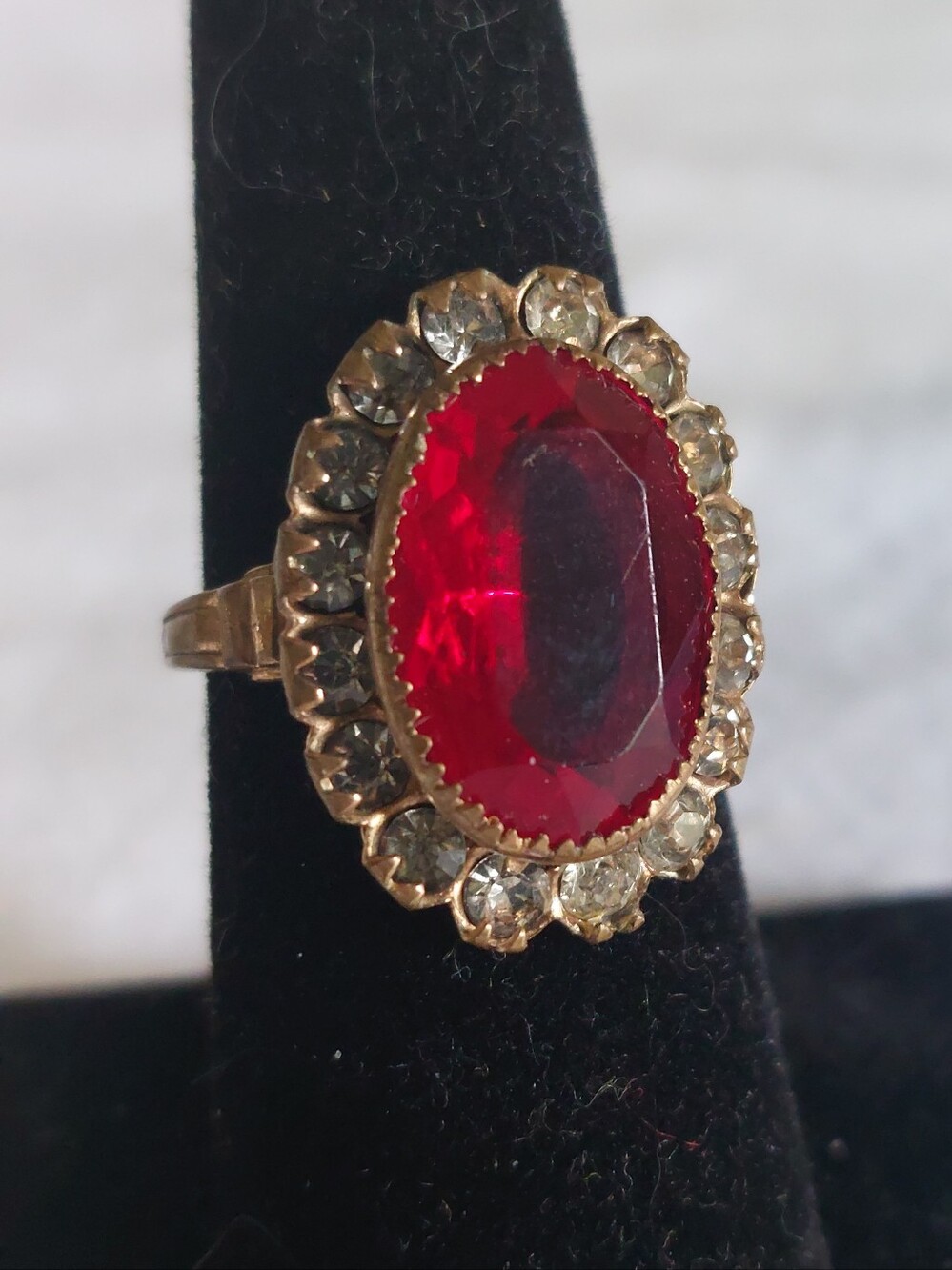 VTG Estate Mid Century Red Oval Glass Rhinestone Halo Cocktail Ring Statement